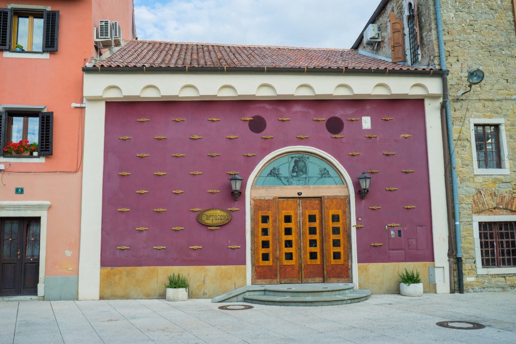 Rotes Haus in Koper (vh)