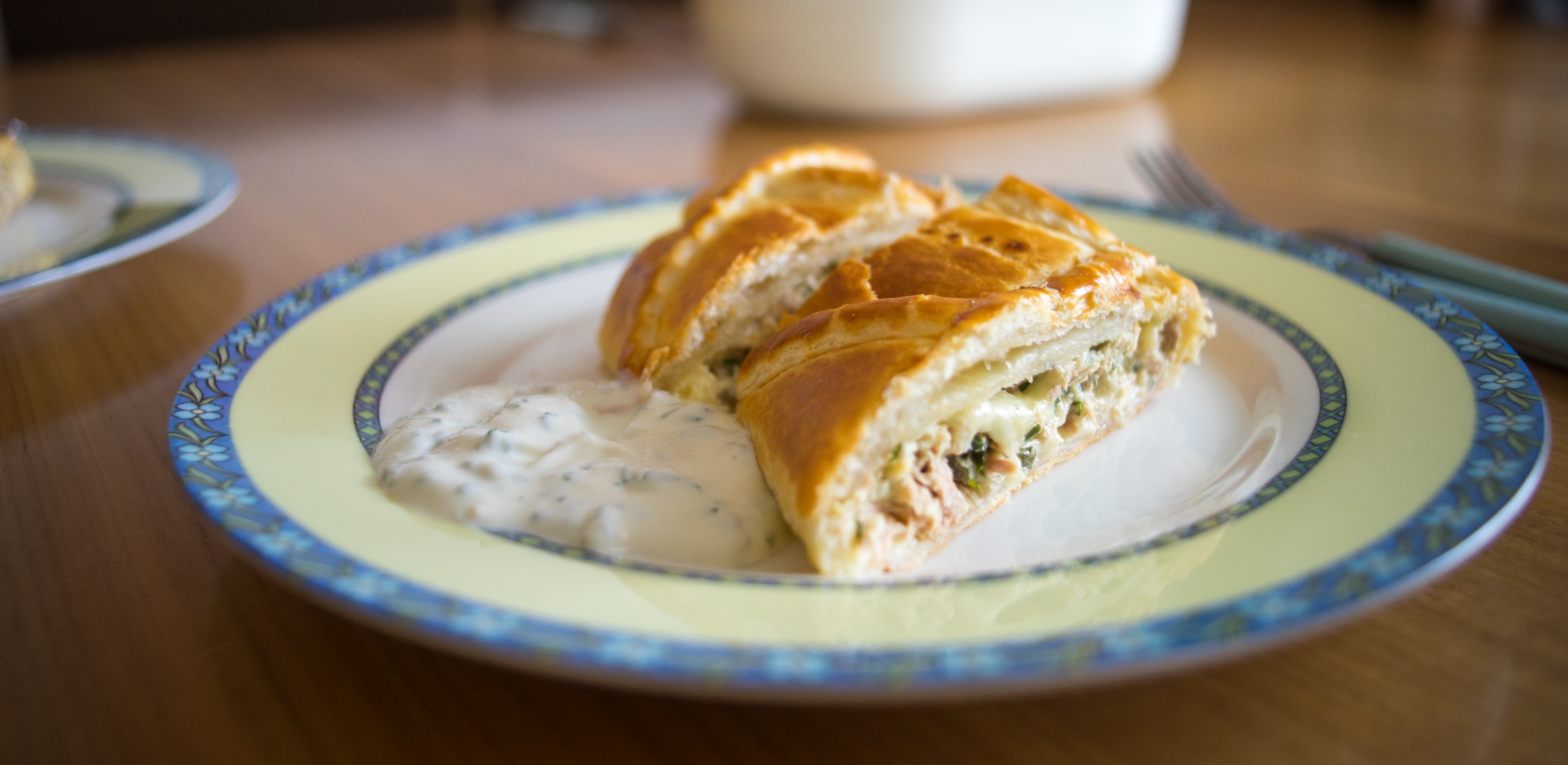 Thunfischstrudel mit Schnittlauchsauce