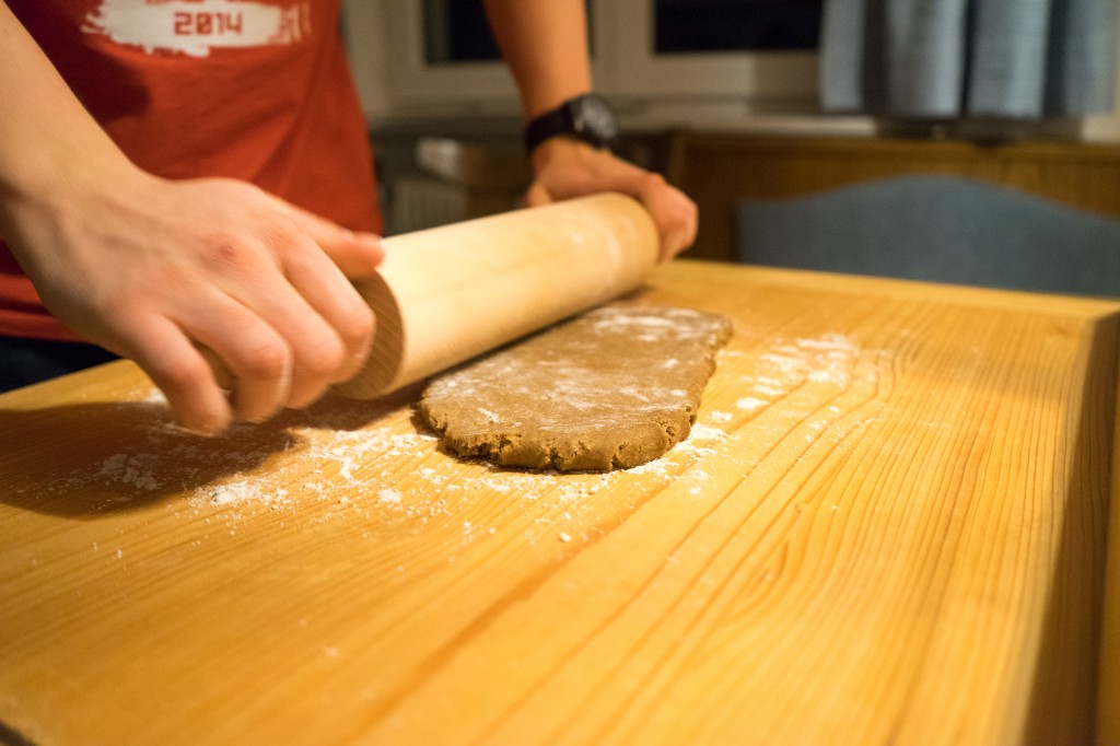 Lebkuchenteig ausrollen