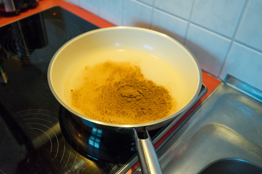 Alle Zutaten in einer Pfanne zum Kochen bringen (vh)