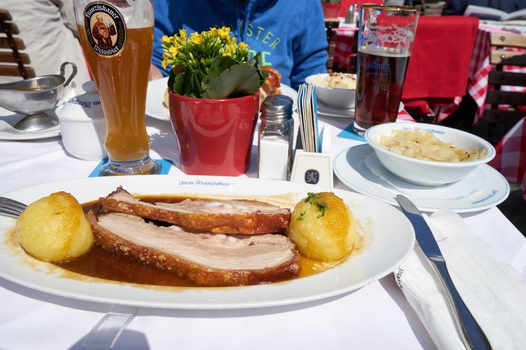 Niederbayerischer Schweinsbraten - ziemlich knusprig! (pp)