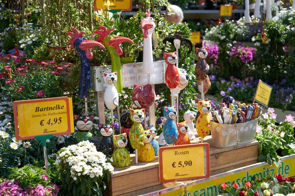 Niedliche Katzenfiguren für den Garten (pp)