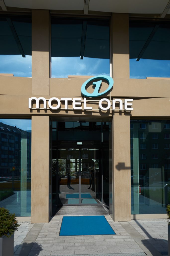 Eingang zu unserem Motel One.