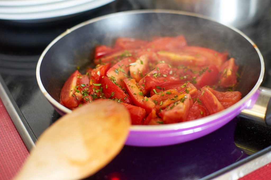 Tomaten in der Pfanne.