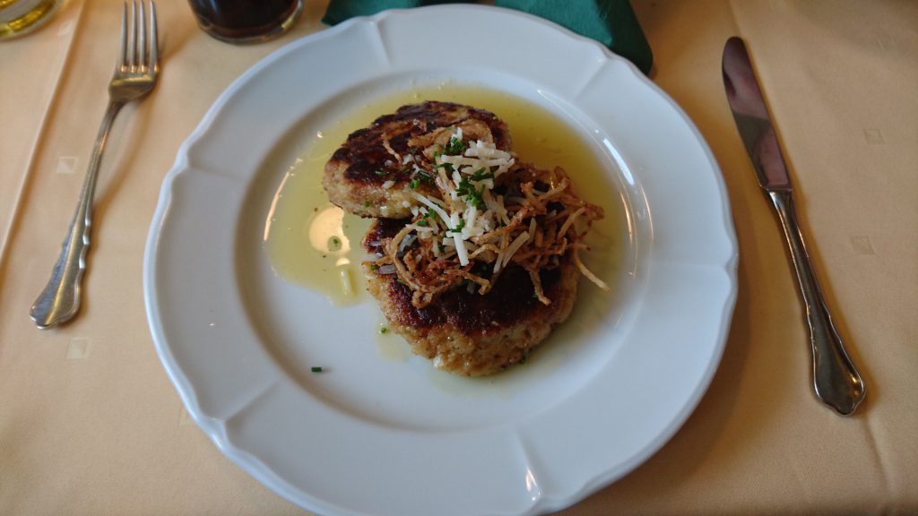 Kaspressknödel im Tiroler Hof Kufstein.