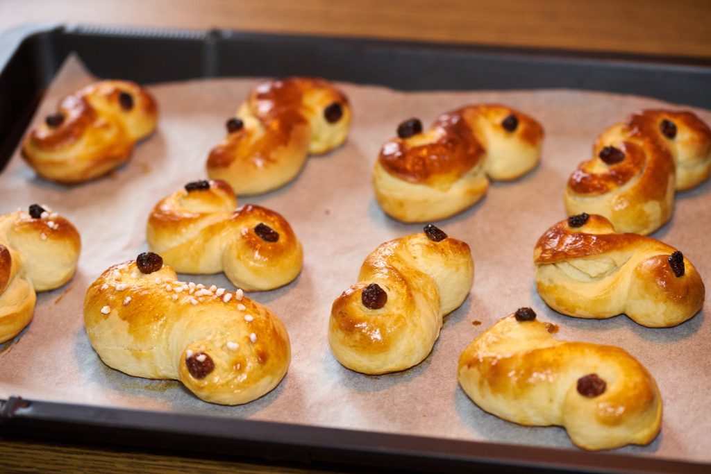 Die fertigen Lussekatter.