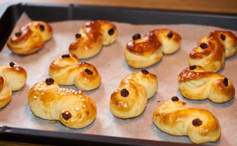 Die fertigen Lussekatter.