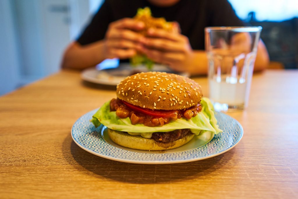 Mein angerichteter Burger mit genialer Burgersauce