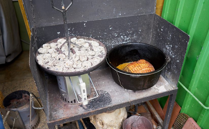 Schweinebauch im Dutch Oven