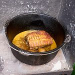 Schweinebauch im Dutch Oven