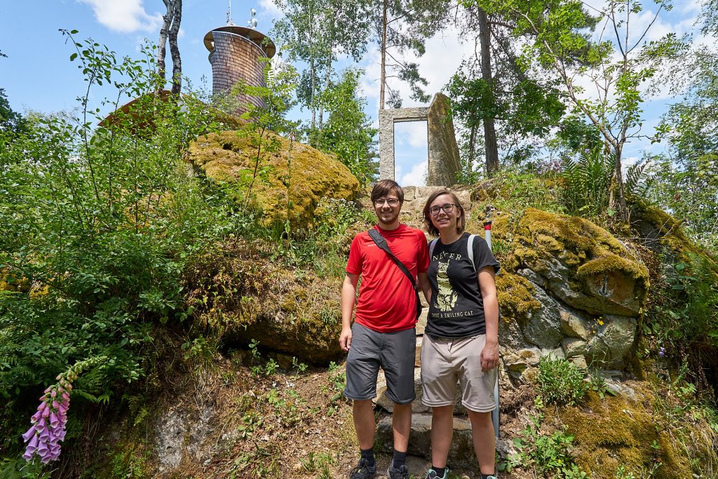 Patrick und Verena vorm Hoh-Haus.